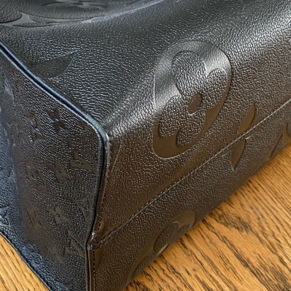 Authentic Louis Vuitton Black OnTheGo GM with authentic LV Bandeau - Picture 17 of 17